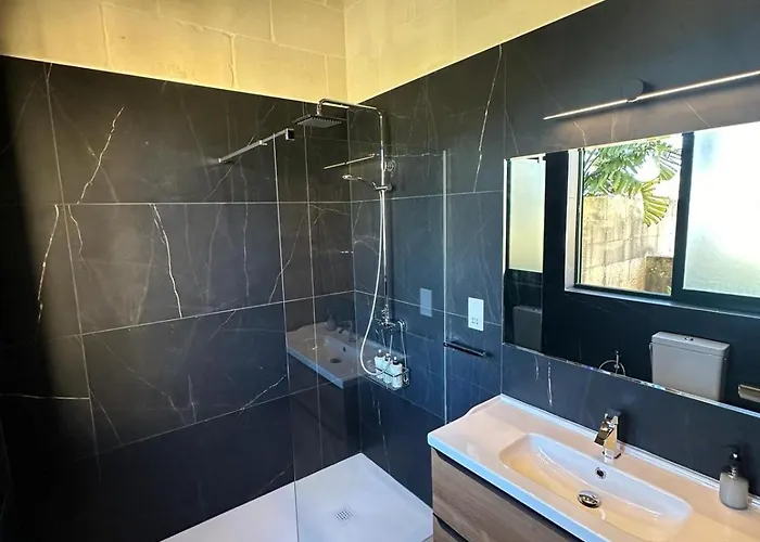 Razzett Ziffa * Victoria